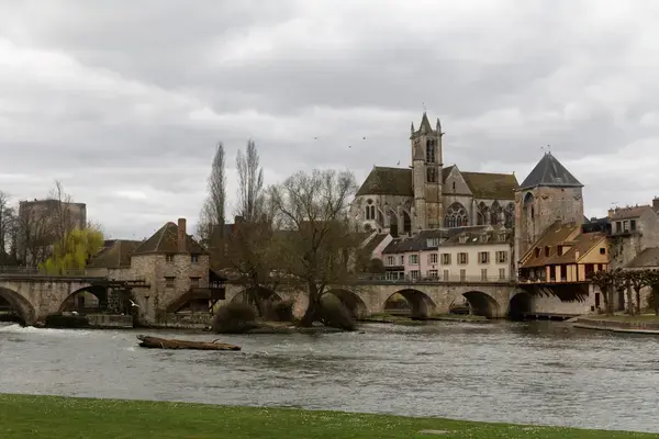 Aide Monte Escalier Monte escalier Moret-Loing-et-Orvanne